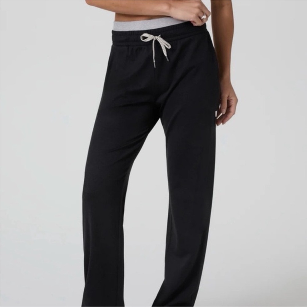 Vuori DreamKnit Halo warm up straight leg Pants - black XS NWT